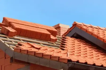 Pose et rénovation de toiture en tuiles à Donnezac